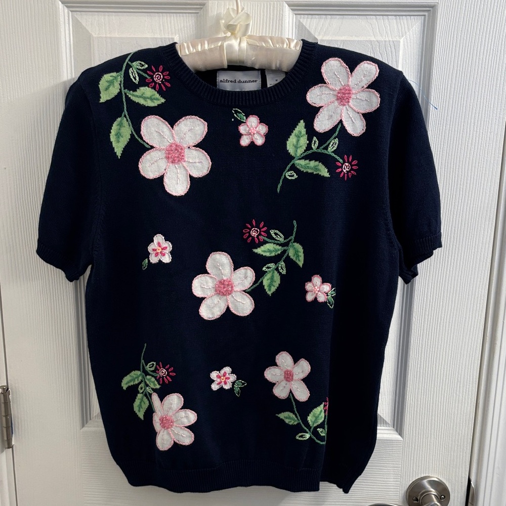Stunning New Alfred Dunner Vintage Floral Embroidered Navy Sweater - Size M